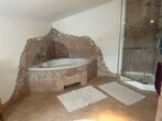 Bild9 - Wohn – Ensemble mit 2 Häusern, Stallungen, Reitplatz und Weiden!