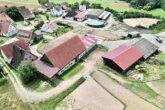 Bild - Exklusive Reitanlage im Großraum Nürnberg mit 2 Wohnhäusern – Optional weitere Gebäude und Land zu erwerben!