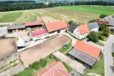 Bild - Exklusive Reitanlage im Großraum Nürnberg mit 2 Wohnhäusern – Optional weitere Gebäude und Land zu erwerben!