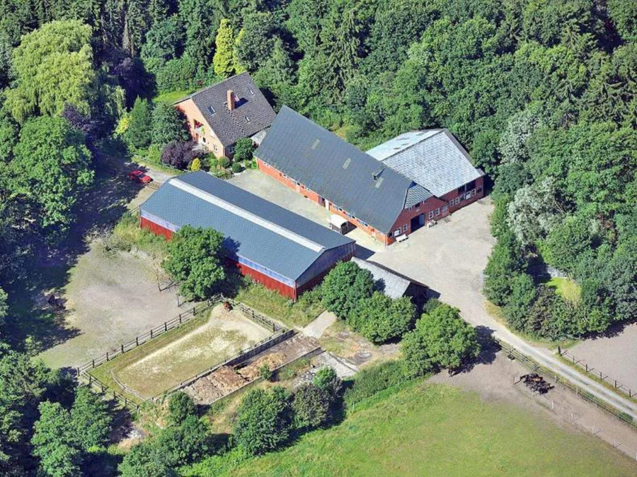 Traumhaftes Reitanwesen auf 2,8 ha in idyllischer Alleinlage – 2–3 Wohneinheiten, 23 Pferdeboxen und moderne Solartechnik, 27711 Osterholz-Scharmbeck, Land-/Forstwirtschaft