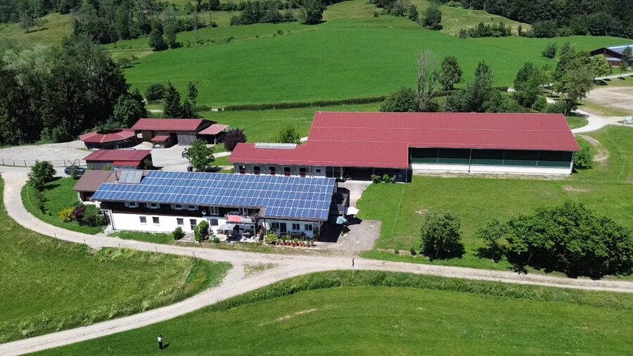 Exklusive Reitsportanlage mit Wohn- und Renditepotenzial im Allgäu, 88316 Isny im Allgäu, Reiterhof