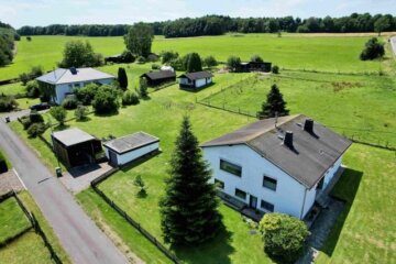 Haus in Ortsrandlage mit optionaler privater Pferdehaltung vor den Toren von Montabaur und Limburg, 56479 Hüblingen, Reiterhof