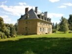 Einmaliges Château mit Park und Entwicklungspotenzial in der Region Bourgogne/Franche-Comté - 1.jpg