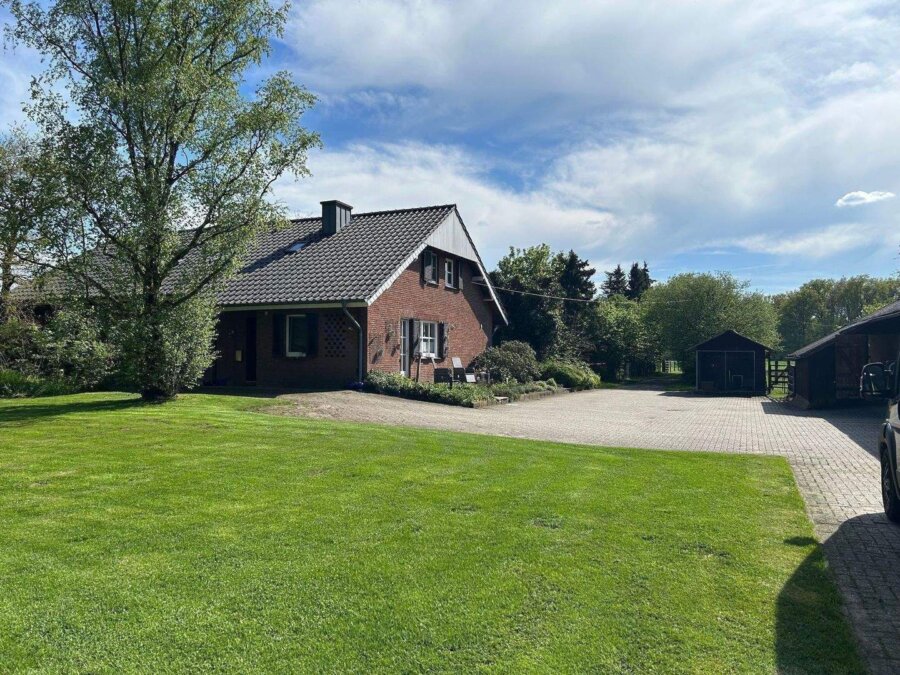 Großzügiges Landhaus mit Pferdehaltung, Reitplatz und traumhaften Parkgarten in Alleinlage, 48485 Neuenkirchen, Reiterhof